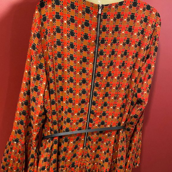 The Limited Women's Red Printed Bell Sleeve Pleated Dress - Size 16 - NWT $99 - Picture 3 of 5